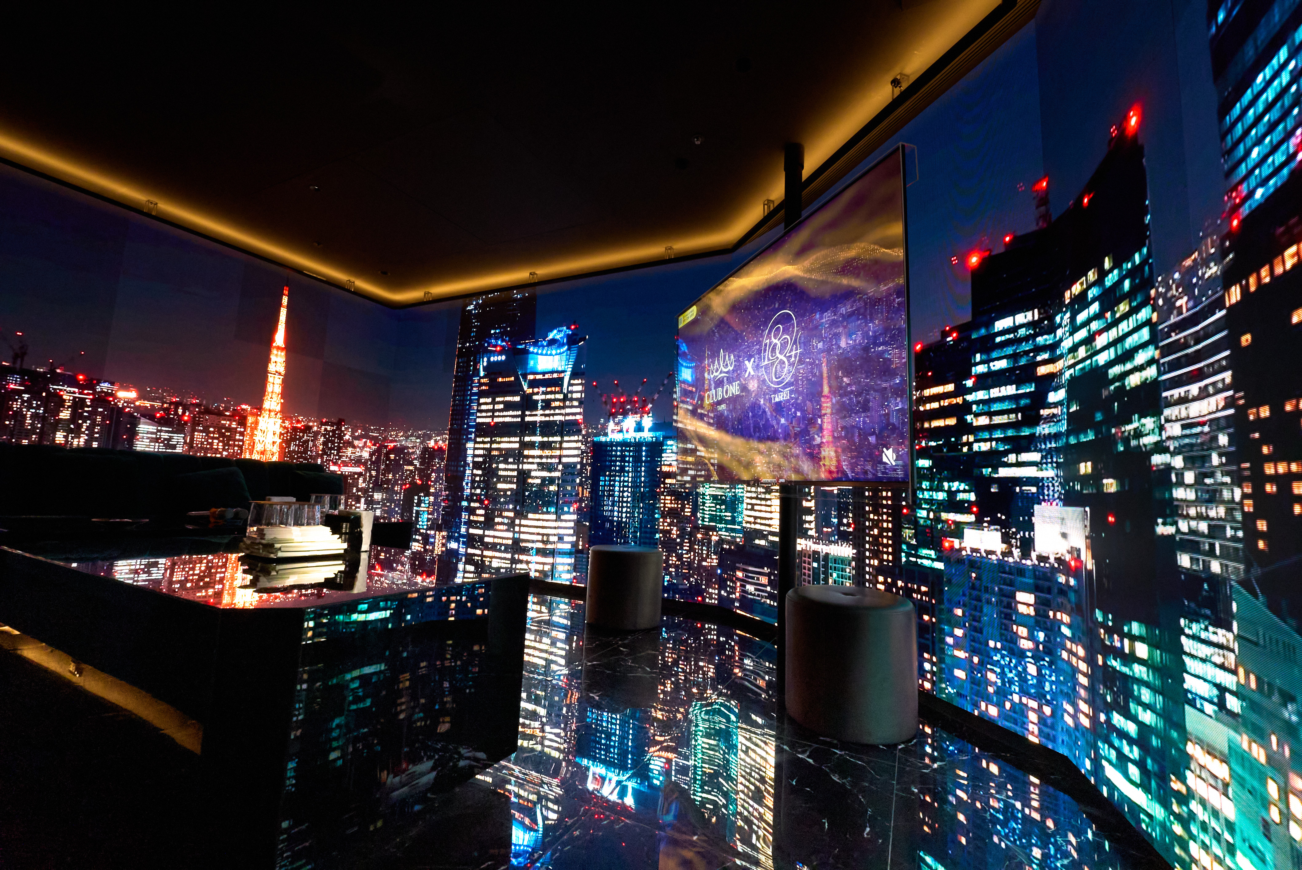 Club One Taipei 夜景包廂｜可容納 10–12 人，240° 城市夜景環繞與頂級音響設備